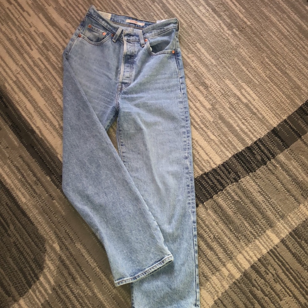 Levi’s Ribcage Straight Cropped